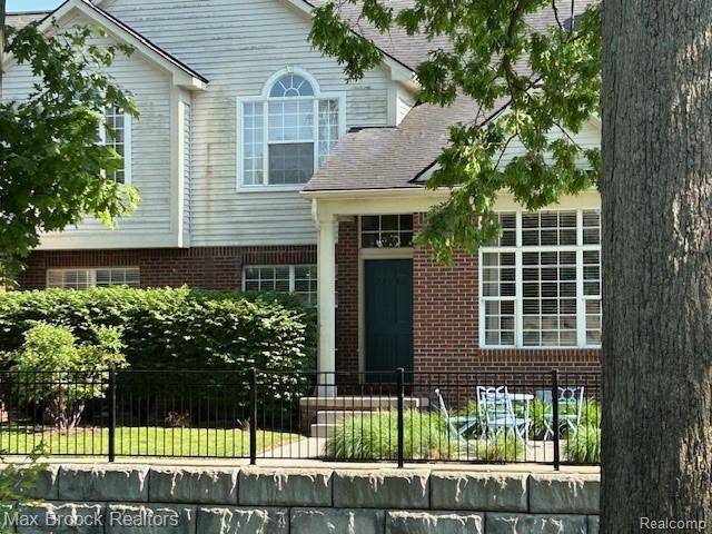 35202 EMMA Circle, Walled Lake, MI 48390 5878