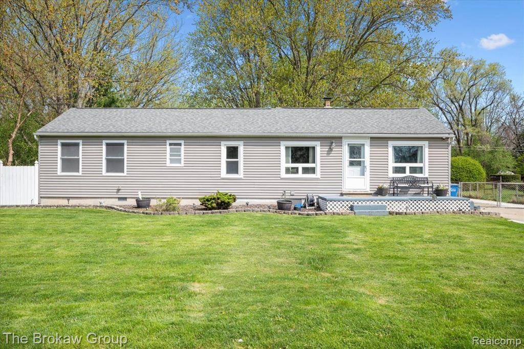 4145 HILLCREST Drive, Warren, MI 48092 4333