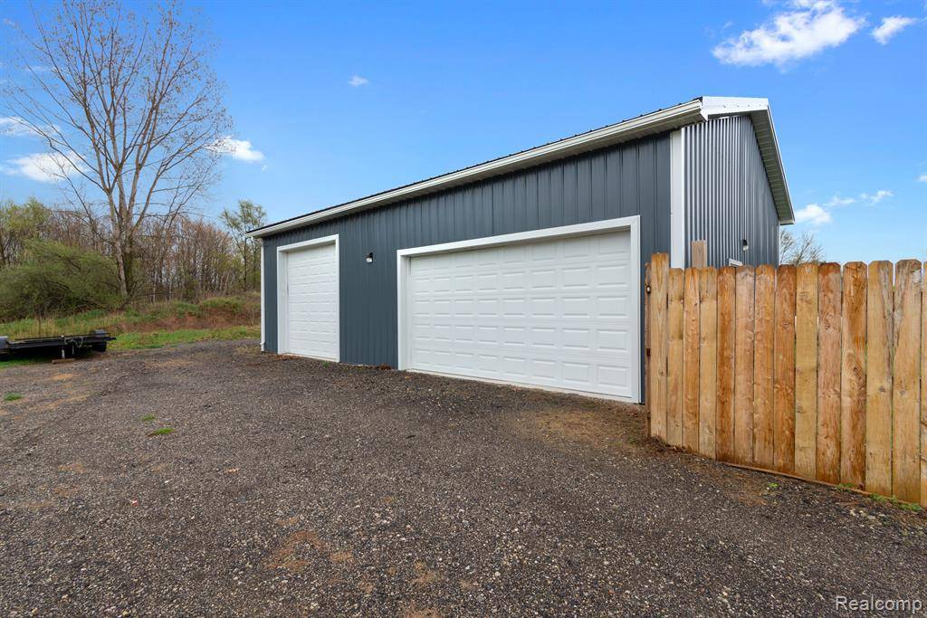 Columbiaville, MI 48421 9342,5606 KLAM Road