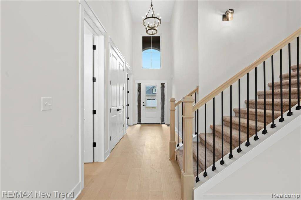 West Bloomfield, MI 48323,7833 Trailside Court