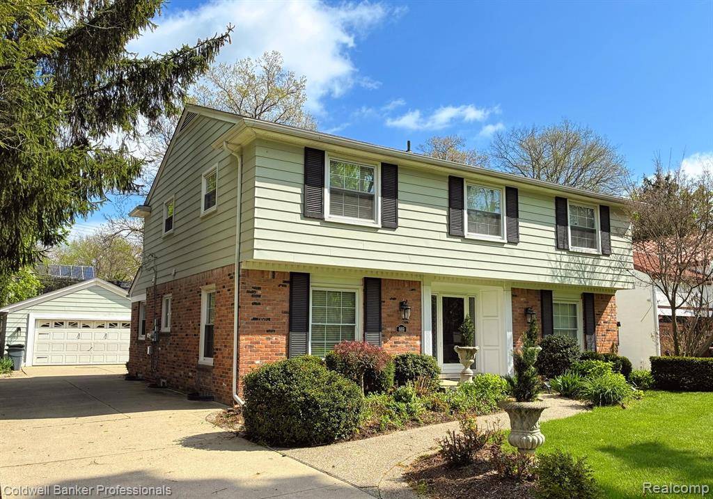 Birmingham, MI 48009 5691,669 Mohegan Street