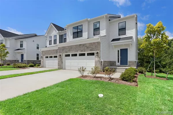 West Bloomfield, MI 48323,5340 Trail Vista Drive