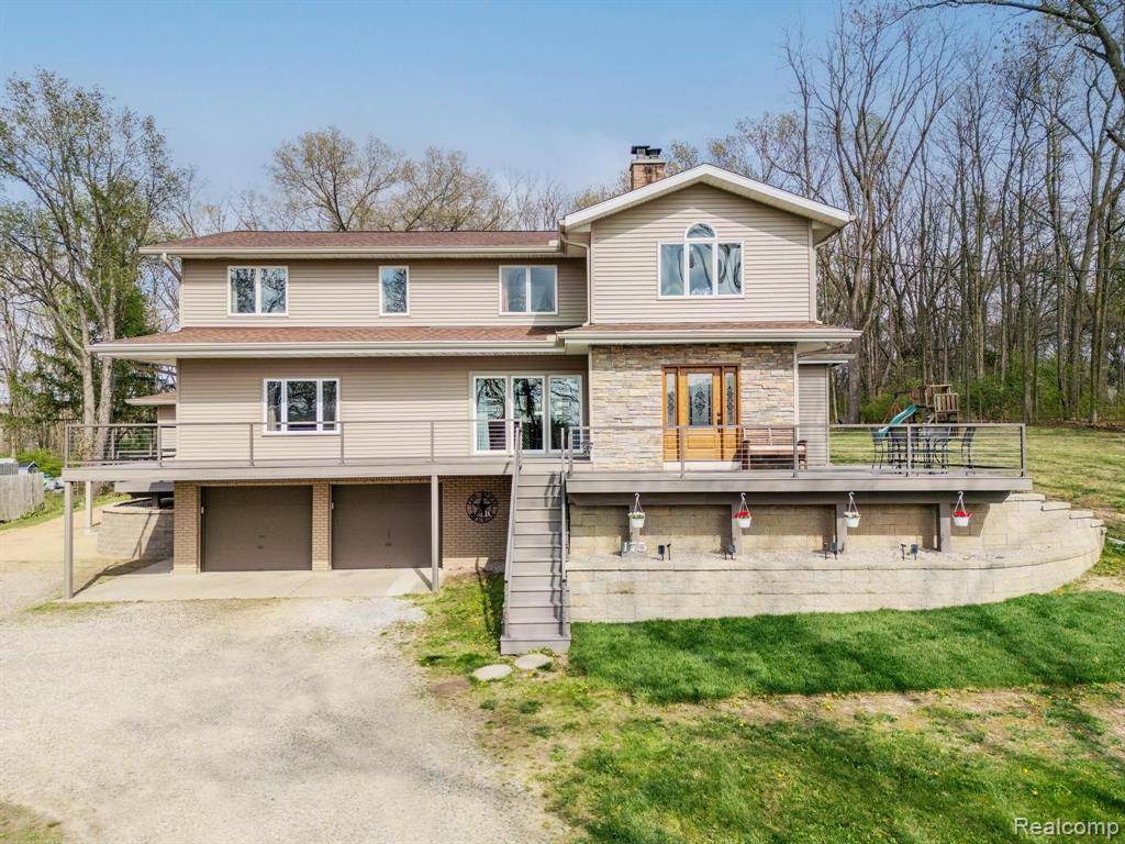 175 TEMPLAR Avenue, Pinckney, MI 48169 9800