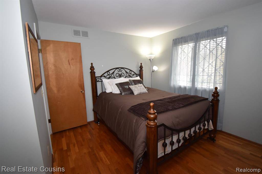 Grand Blanc, MI 48439 8310,9036 ORCHARD VIEW Drive