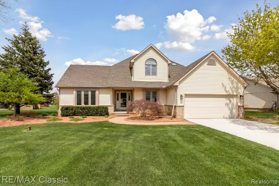 2234 WHITE PINE Drive, Wixom, MI 48393 1881