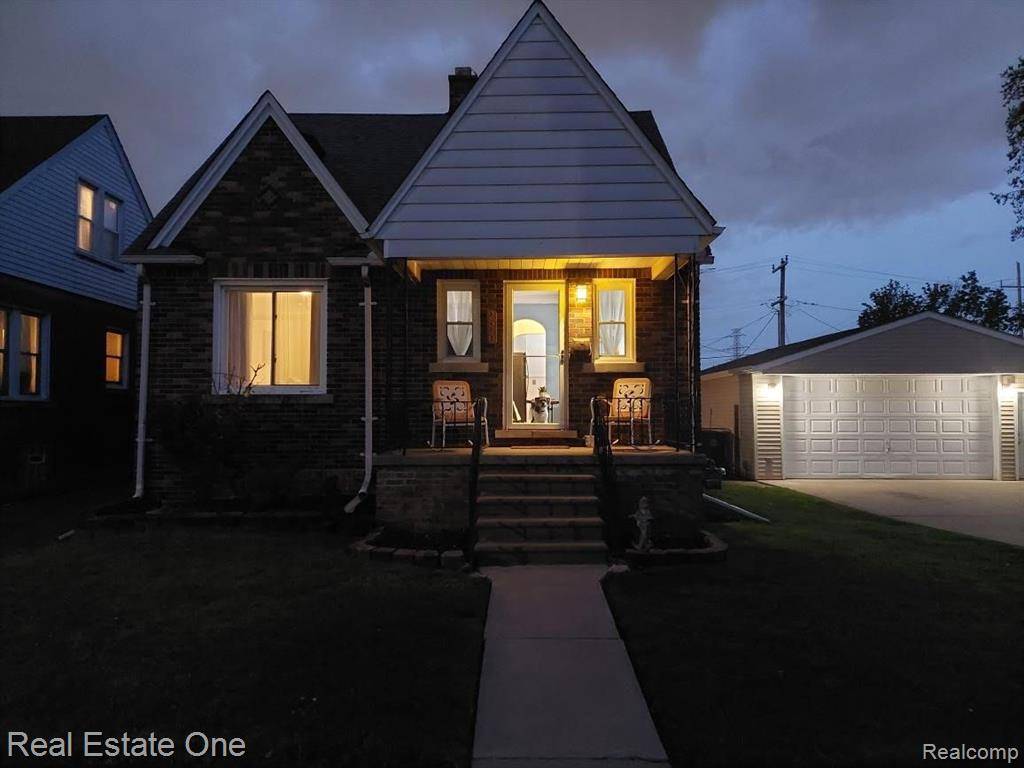 Melvindale, MI 48122 1920,2528 CORBIN Street