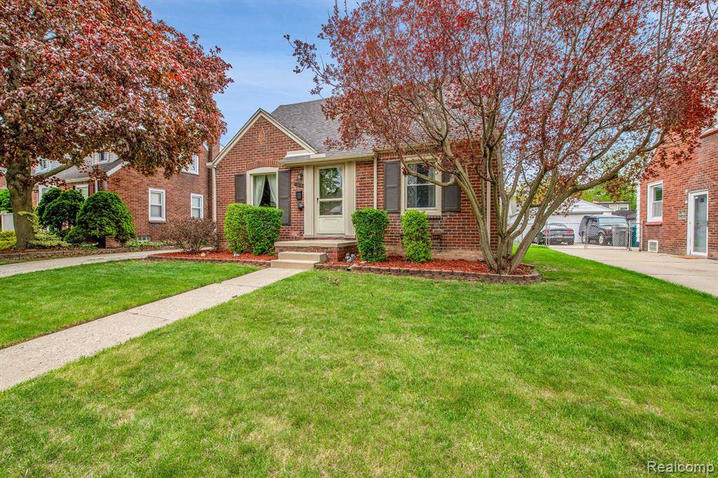 Dearborn, MI 48124 4327,3164 WILLOW Street
