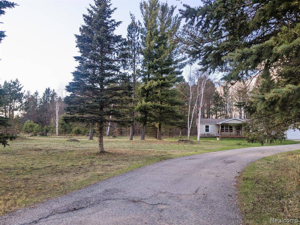 Lake City, MI 49651 9032,9100 W KELLY Road