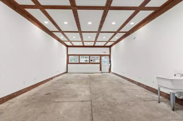 Waterford, MI 48329 3300,2574 AIRPORT Road