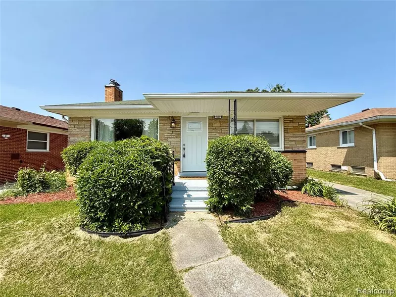 7499 ROBINDALE Avenue, Dearborn Heights, MI 48127 1724