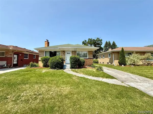 Dearborn Heights, MI 48127 1724,7499 ROBINDALE Avenue