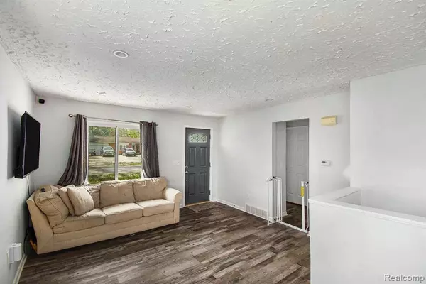 East Lansing, MI 48823 1546,6176 PORTER Avenue