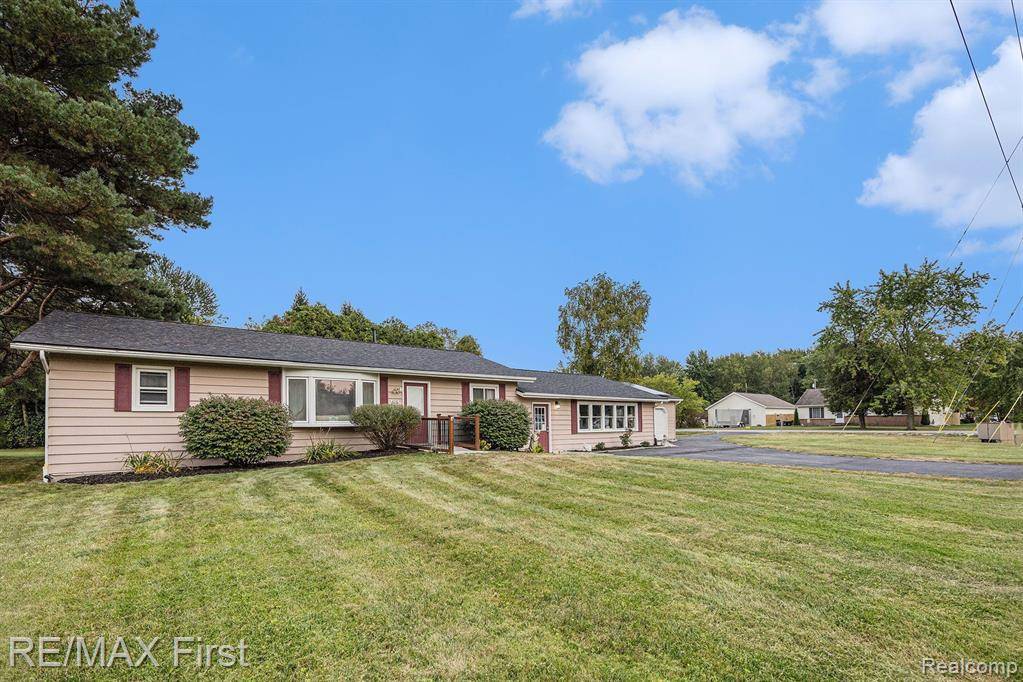Fort Gratiot, MI 48059 3719,4010 PARKER Road