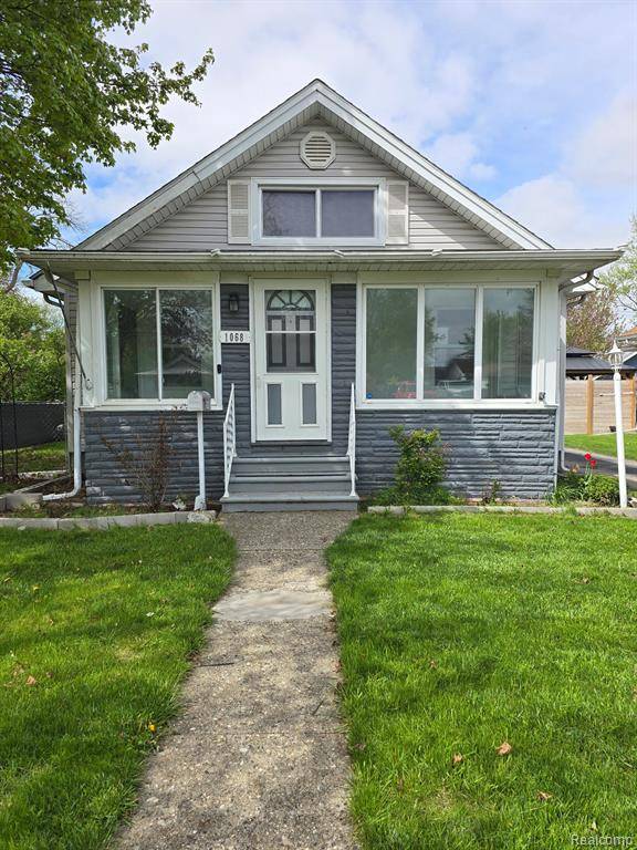 Waterford, MI 48328 3746,1068 LA SALLE Avenue