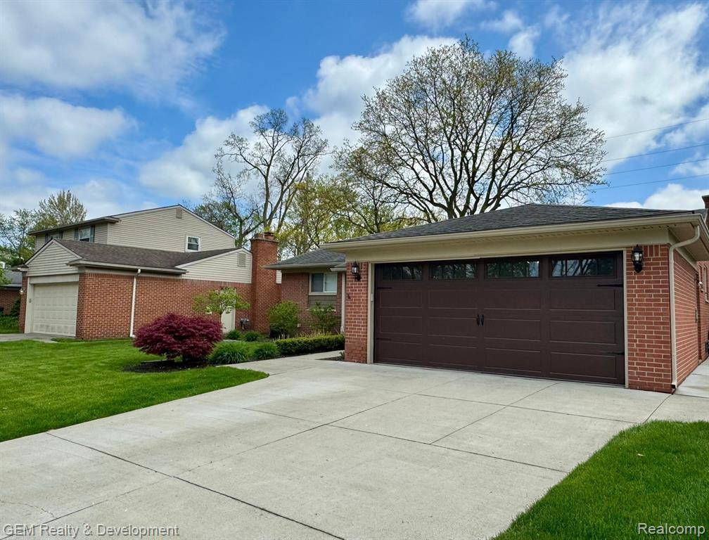 Livonia, MI 48152 3456,30431 BOBRICH Street