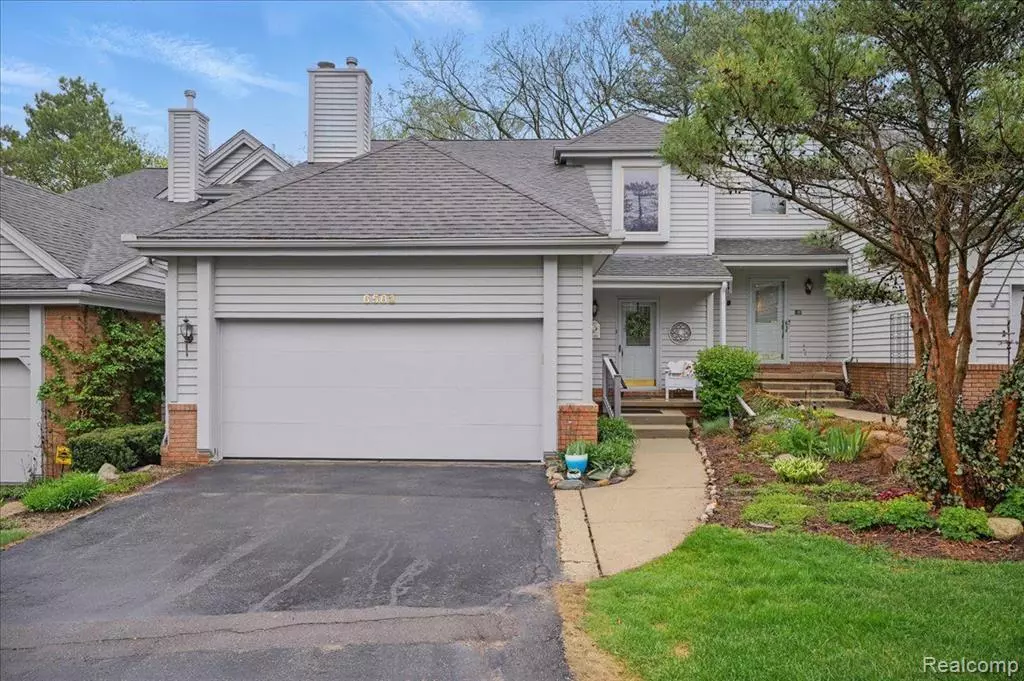 Clarkston, MI 48346 4453,6582 Ridgeview Drive