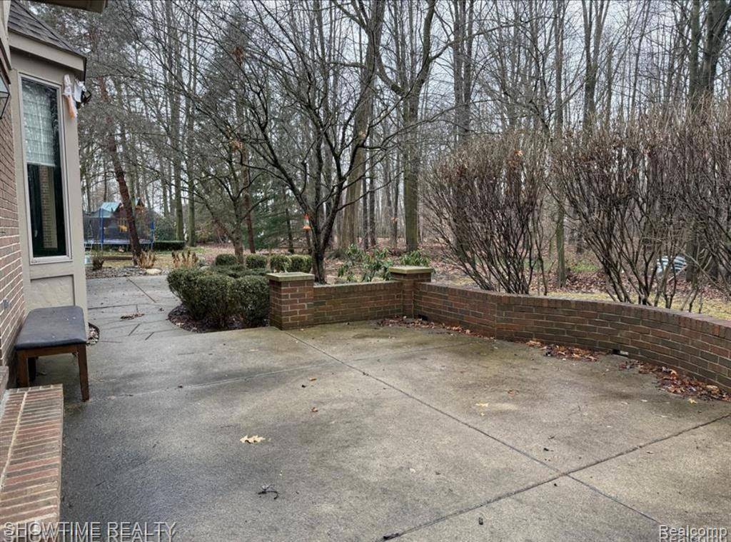 Shelby Twp, MI 48315 2165,53145 ALYSSA Court