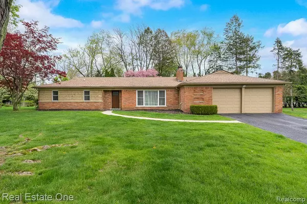 1637 NORTHUMBERLAND Drive,  Rochester Hills,  MI 48309 2962
