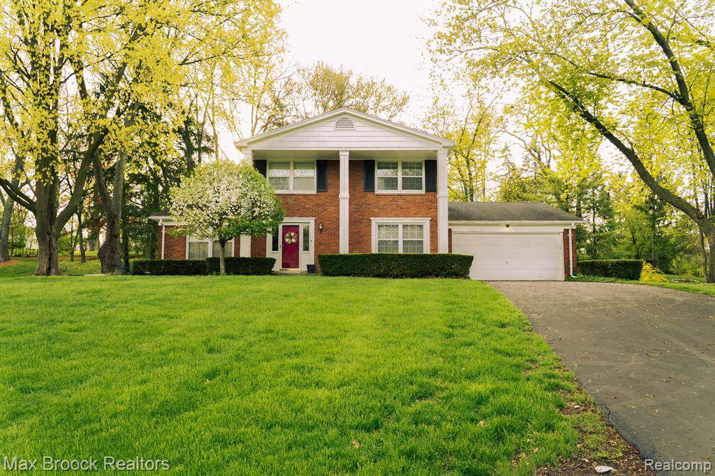 2166 Brenthaven Drive, Bloomfield Hills, MI 48304 1429