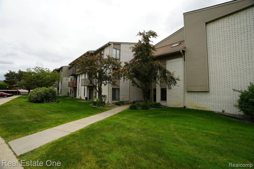 32013 W 12 MILE Road, Farmington Hills, MI 48334 3655