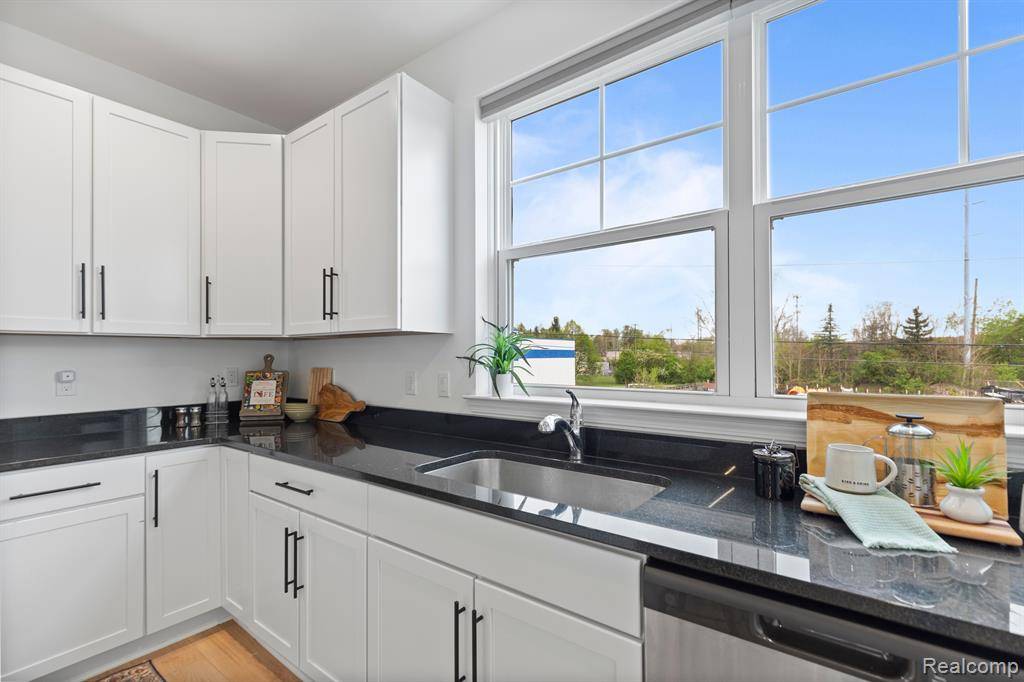Auburn Hills, MI 48326 3988,3973 TRAILWAYCOMMONS Circle