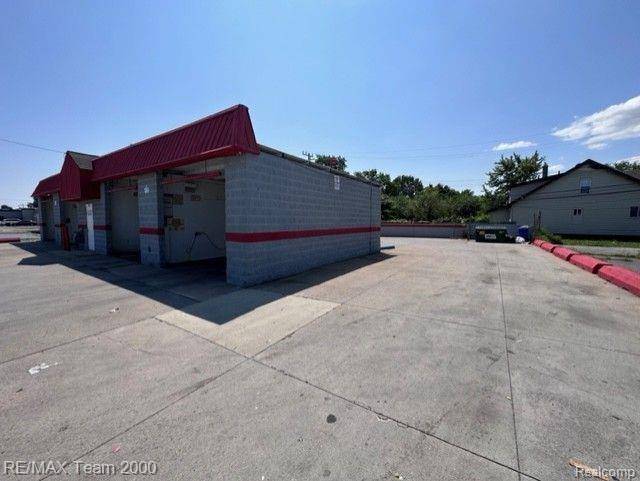 Detroit, MI 48228 3245,19639 W WARREN Avenue