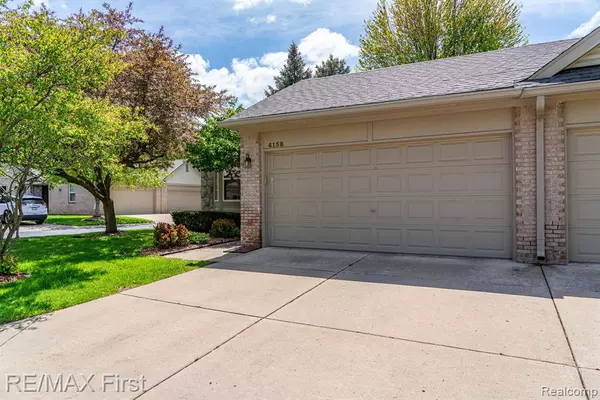 Sterling Heights, MI 48314 2078,4158 RICHFIELD Drive