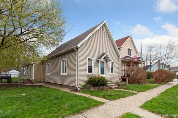 1130 OAK Street, Port Huron, MI 48060 5752