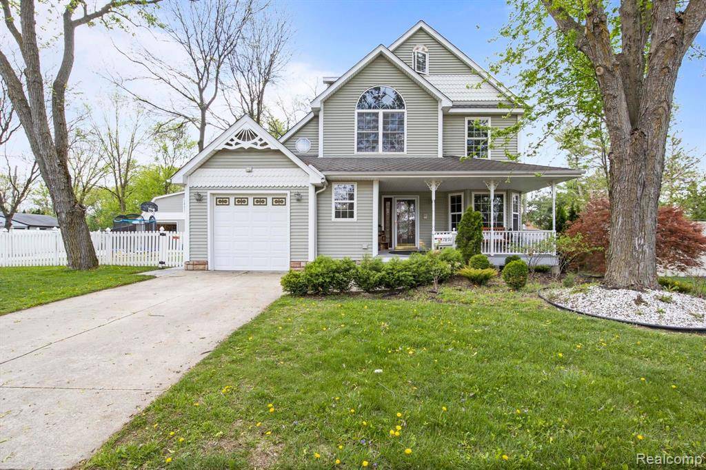 Dearborn Heights, MI 48127 1206,7891 ROBINDALE Avenue
