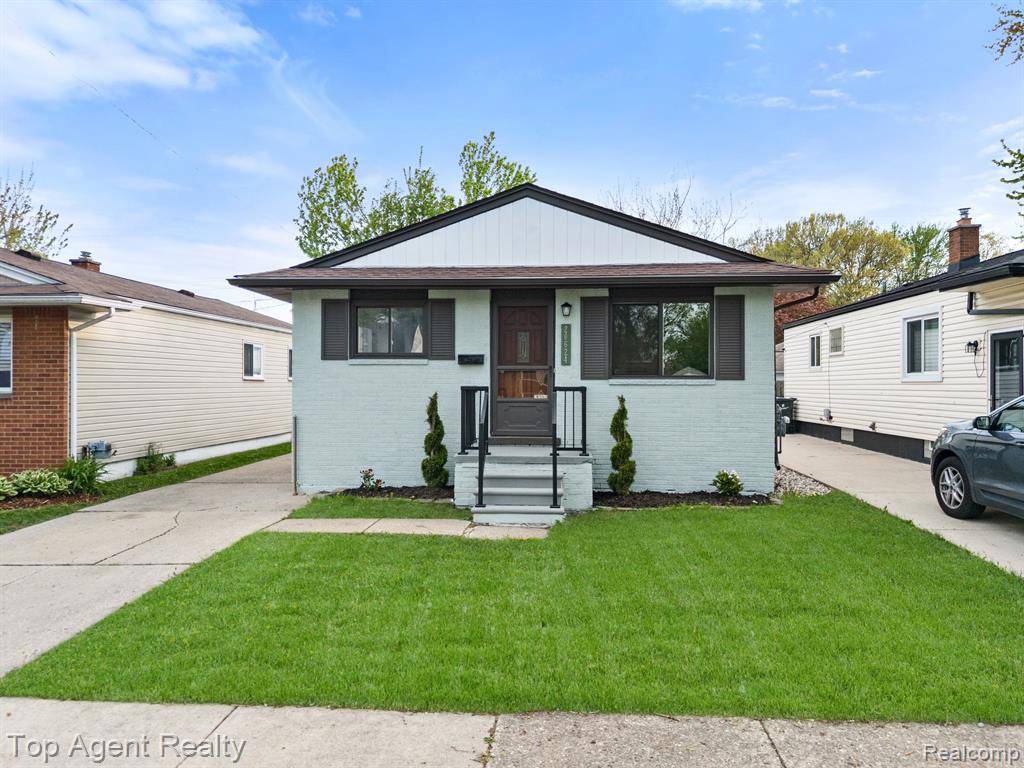 20624 AVALON Street, Saint Clair Shores, MI 48080 3724