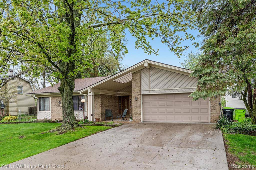 Novi, MI 48375 4414,22548 HEATHERWOODE