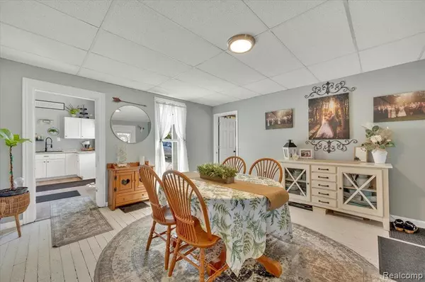 North Branch, MI 48461 9351,4322 HURON Street