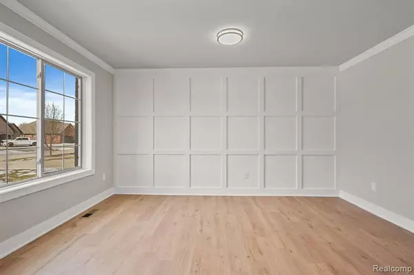 Chesterfield, MI 48047 3163,53302 Zachary Drive