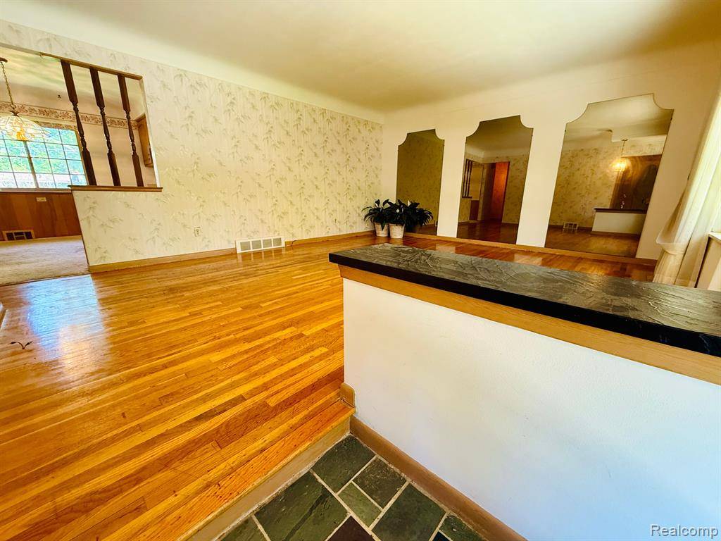 Sterling Heights, MI 48312 2752,36432 Summerset Street