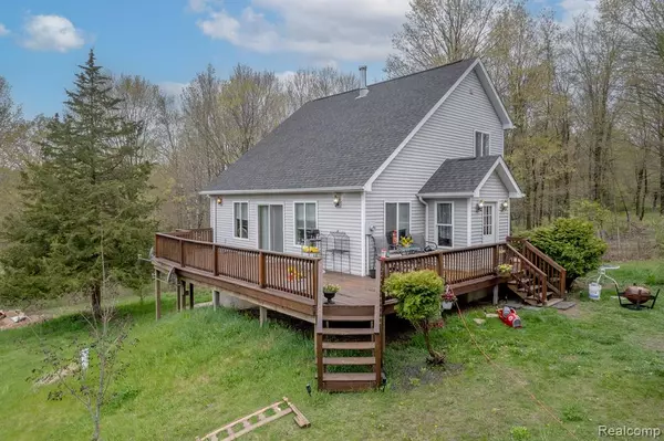 Otter Lake, MI 48464 9701,6649 HART LAKE Road