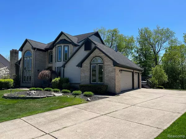 Farmington Hills, MI 48335 5418,37079 BIRWOOD
