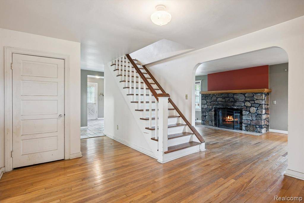 Pinckney, MI 48169,260 S DEXTER Street