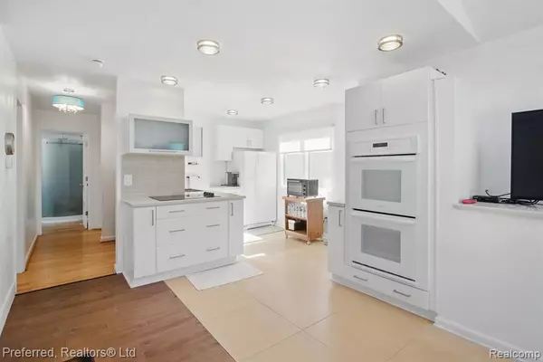 Saline, MI 48176,454 Woodland Drive
