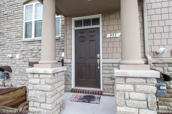 Rochester Hills, MI 48307 4584,951 Barclay Circle