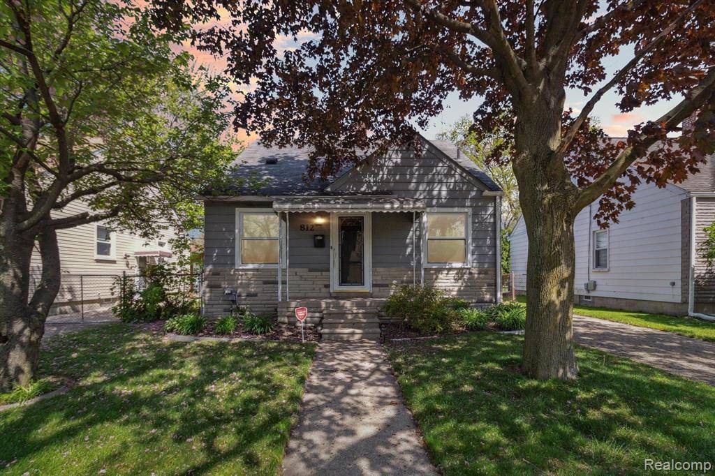 812 N KENWOOD Avenue,  Royal Oak,  MI 48067 2107