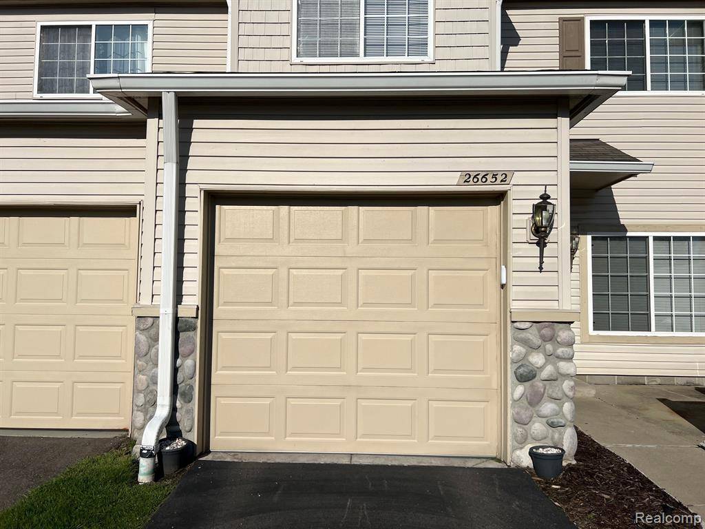 26652 KIRKWAY Drive, Woodhaven, MI 48183 1977