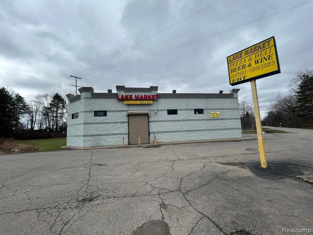 1372 E LAKE Road, Clio, MI 48420 8867