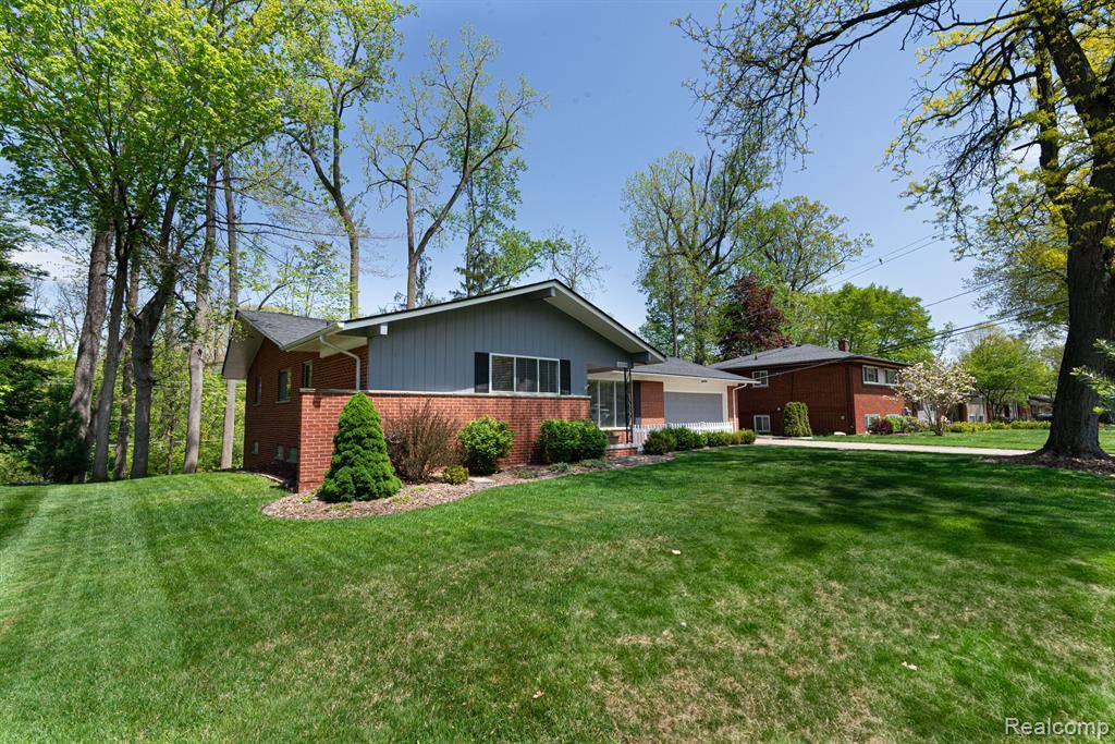 Livonia, MI 48154 2517,16229 SOUTHAMPTON Street