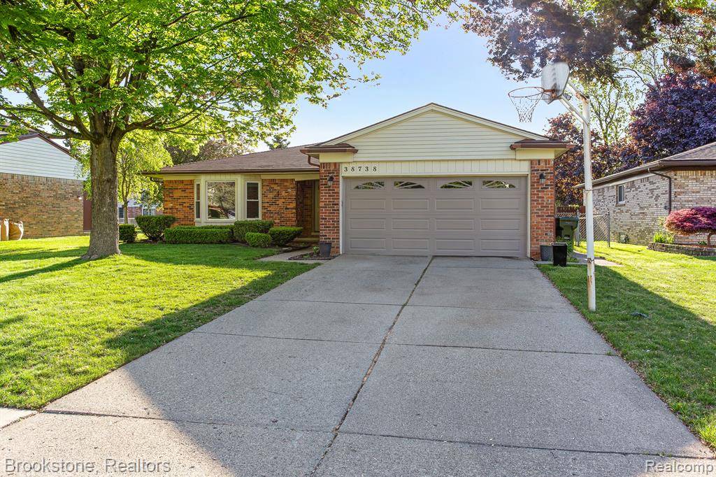 Sterling Heights, MI 48310 2813,38738 BRONSON Drive