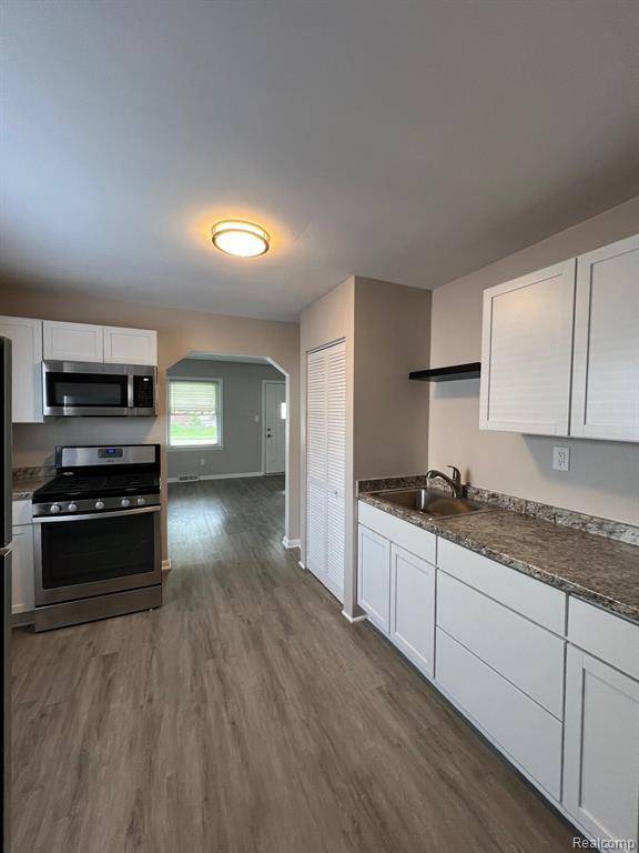 Roseville, MI 48066 4832,28273 SCHRAM Street
