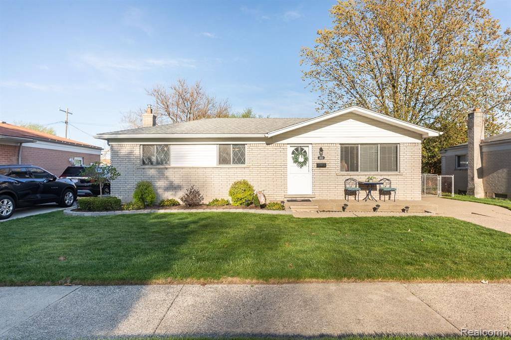 Westland, MI 48185 3691,322 N HAWTHORNE Street