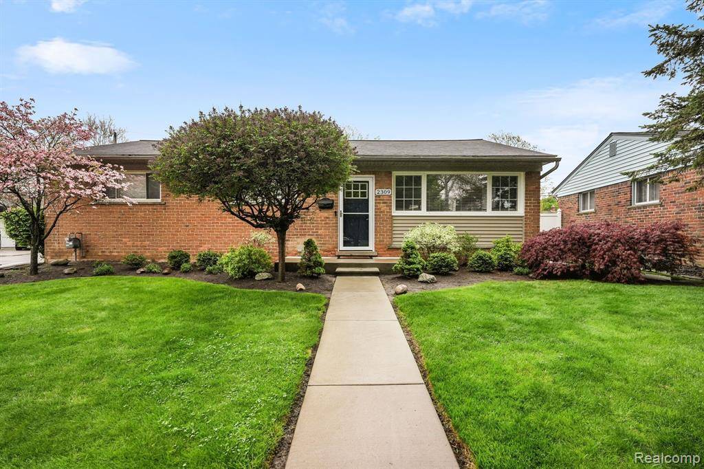 2309 NORWOOD Court, Trenton, MI 48183 2424