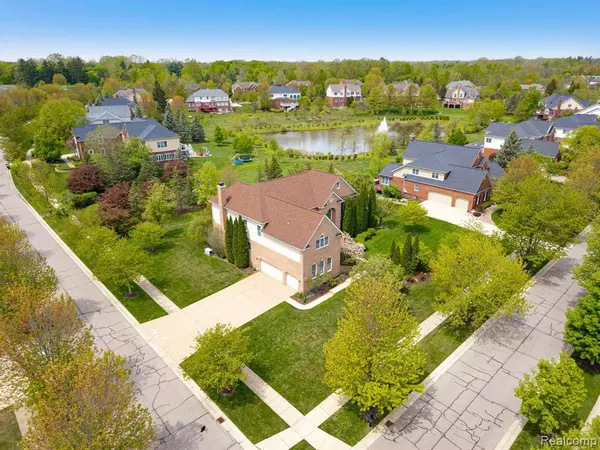 Northville, MI 48168 6811,18937 HEATHER RIDGE Drive