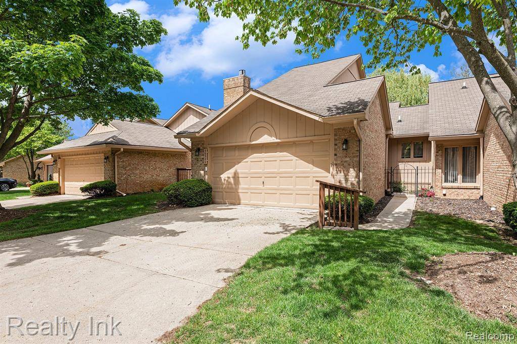 35300 BLUE SPRUCE Drive, Farmington Hills, MI 48335 4614