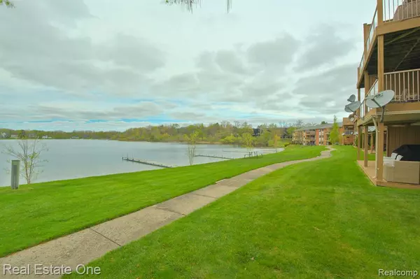 Bloomfield Hills, MI 48302 0267,1944 KLINGENSMITH Road